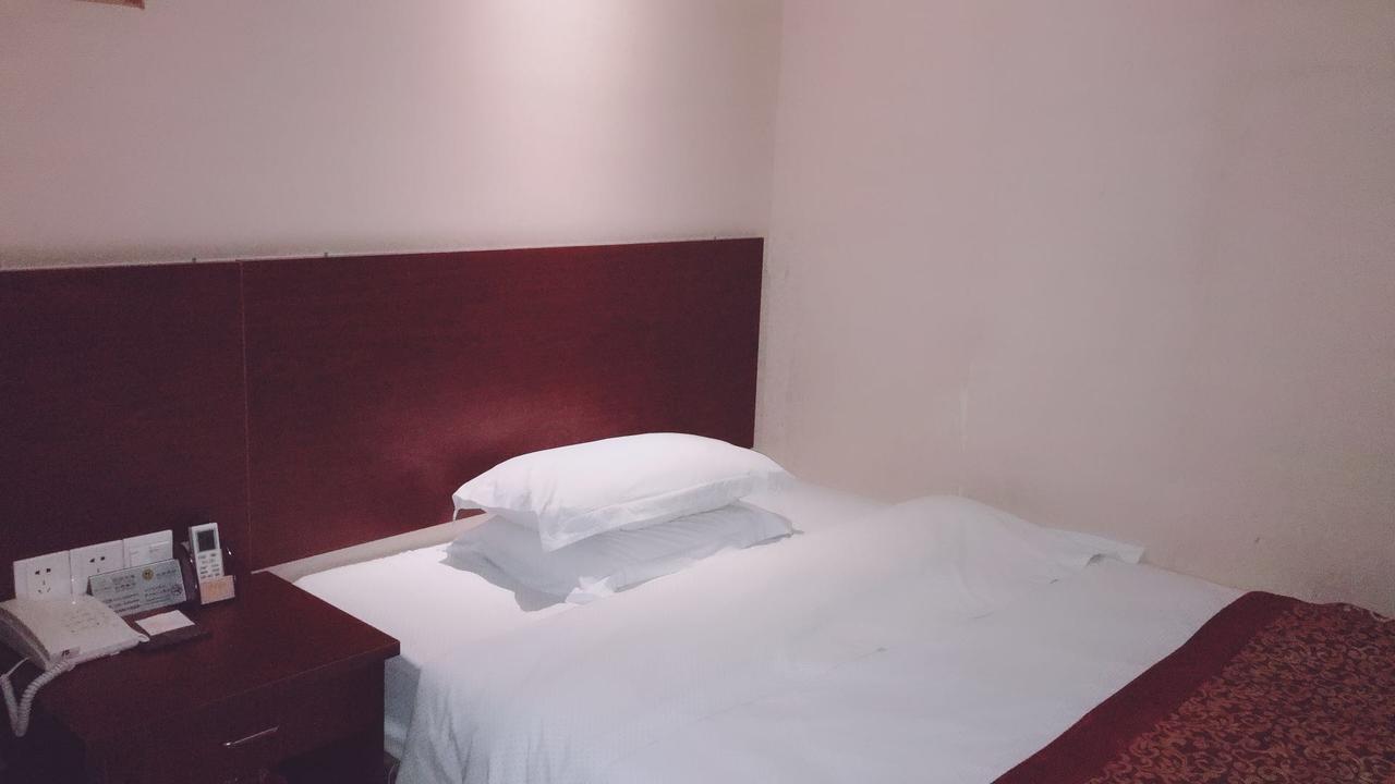 Guangzhou Lucky Hotel Exteriör bild