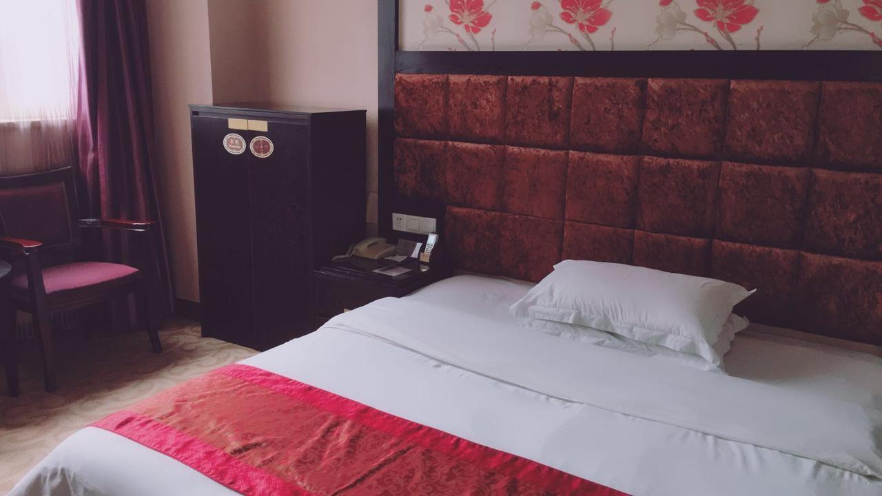 Guangzhou Lucky Hotel Exteriör bild