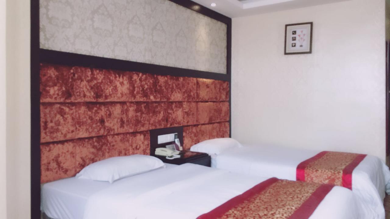 Guangzhou Lucky Hotel Exteriör bild