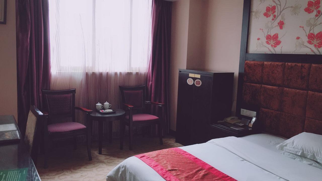 Guangzhou Lucky Hotel Exteriör bild