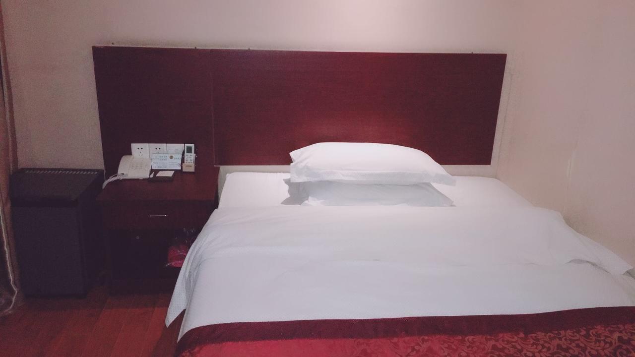 Guangzhou Lucky Hotel Exteriör bild