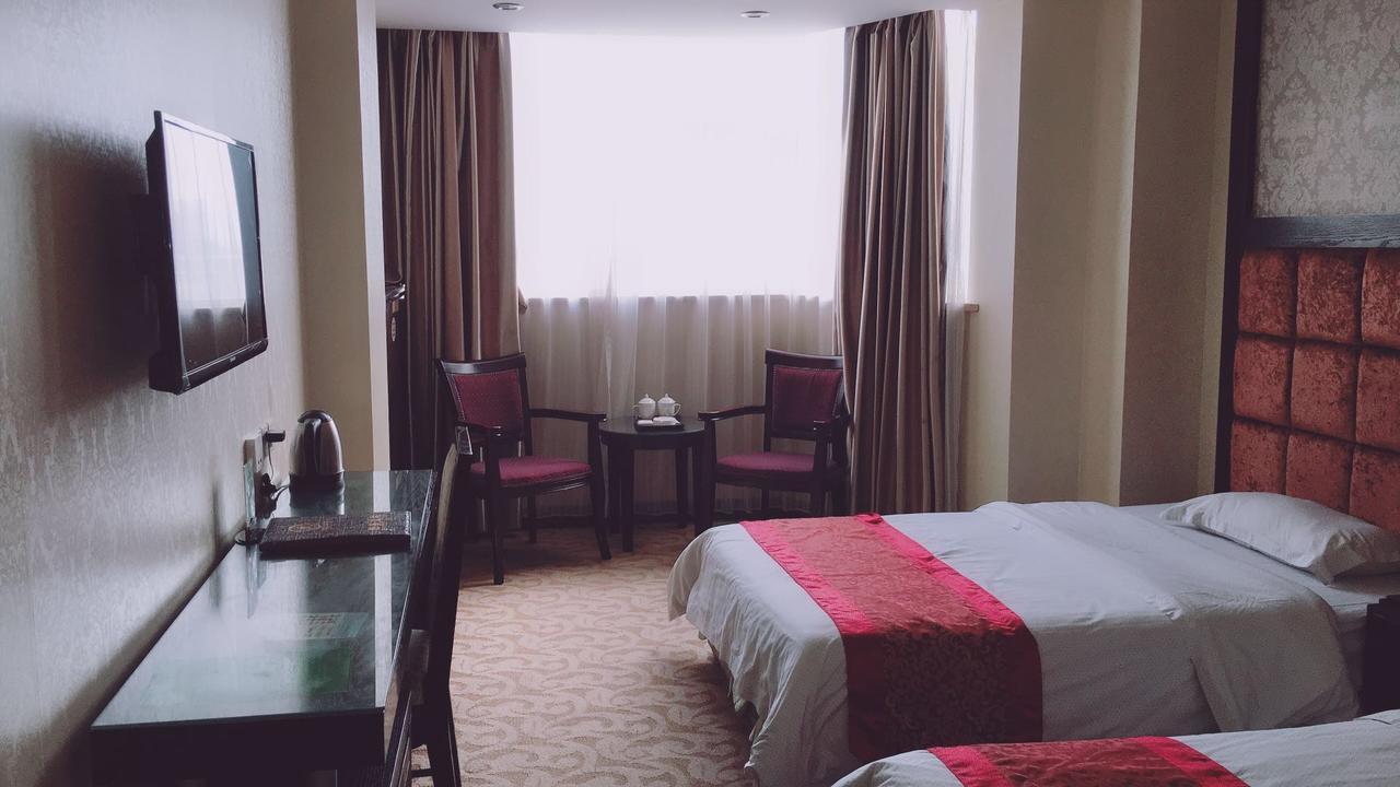 Guangzhou Lucky Hotel Exteriör bild